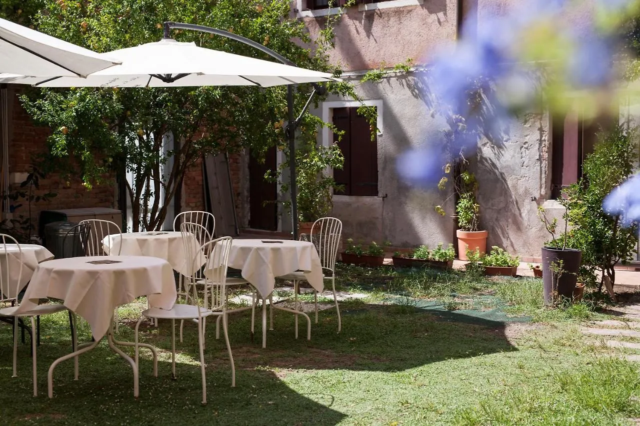Casa Del Melograno Bed & Breakfast Venice Italy