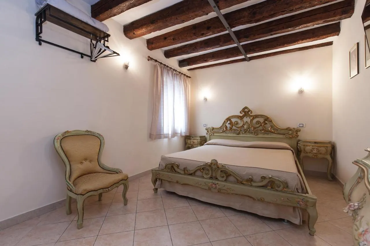 Nocleg ze śniadaniem Bed and Breakfast Casa Del Melograno Wenecja