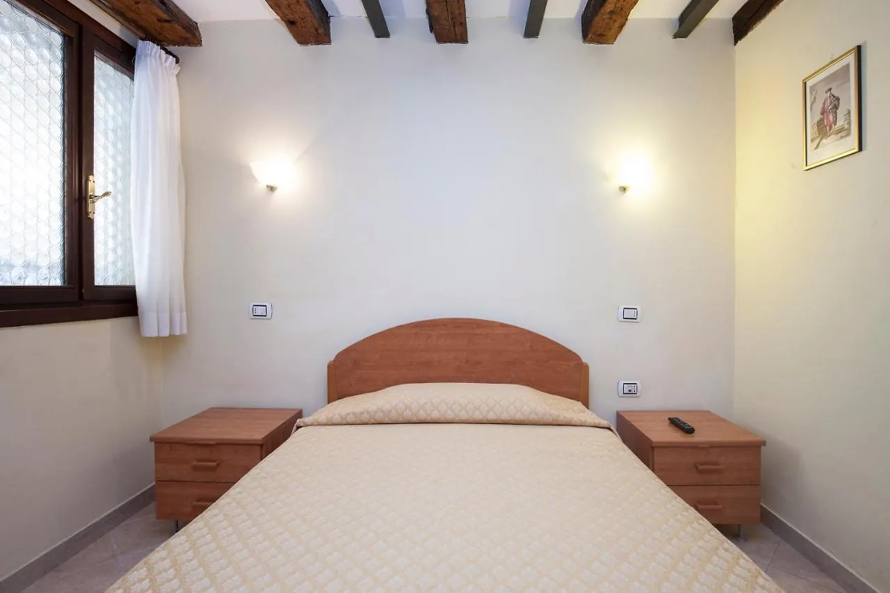 Nocleg ze śniadaniem Bed and Breakfast Casa Del Melograno Wenecja